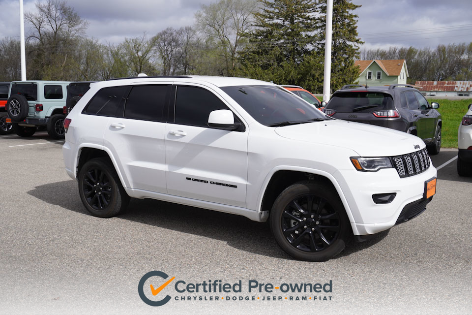 Used 2022 Jeep Grand Cherokee WK Laredo X with VIN 1C4RJFAG0NC118669 for sale in New Prague, Minnesota