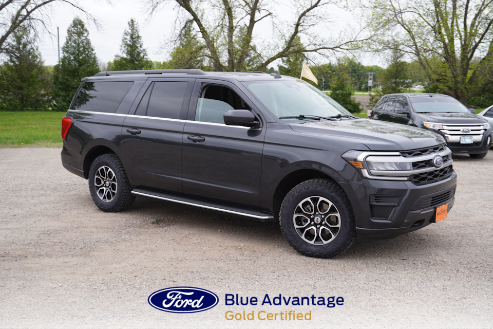 Used 2022 Ford Expedition XLT with VIN 1FMJK1JT2NEA42110 for sale in New Prague, Minnesota